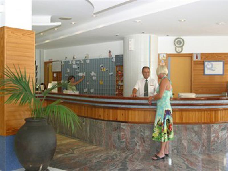 Invisa Ereso All Inclusive Es Cana İç mekan fotoğraf